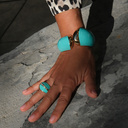 Złocona bransoletka pokryta białą i turkusową emalią. ADRIANA