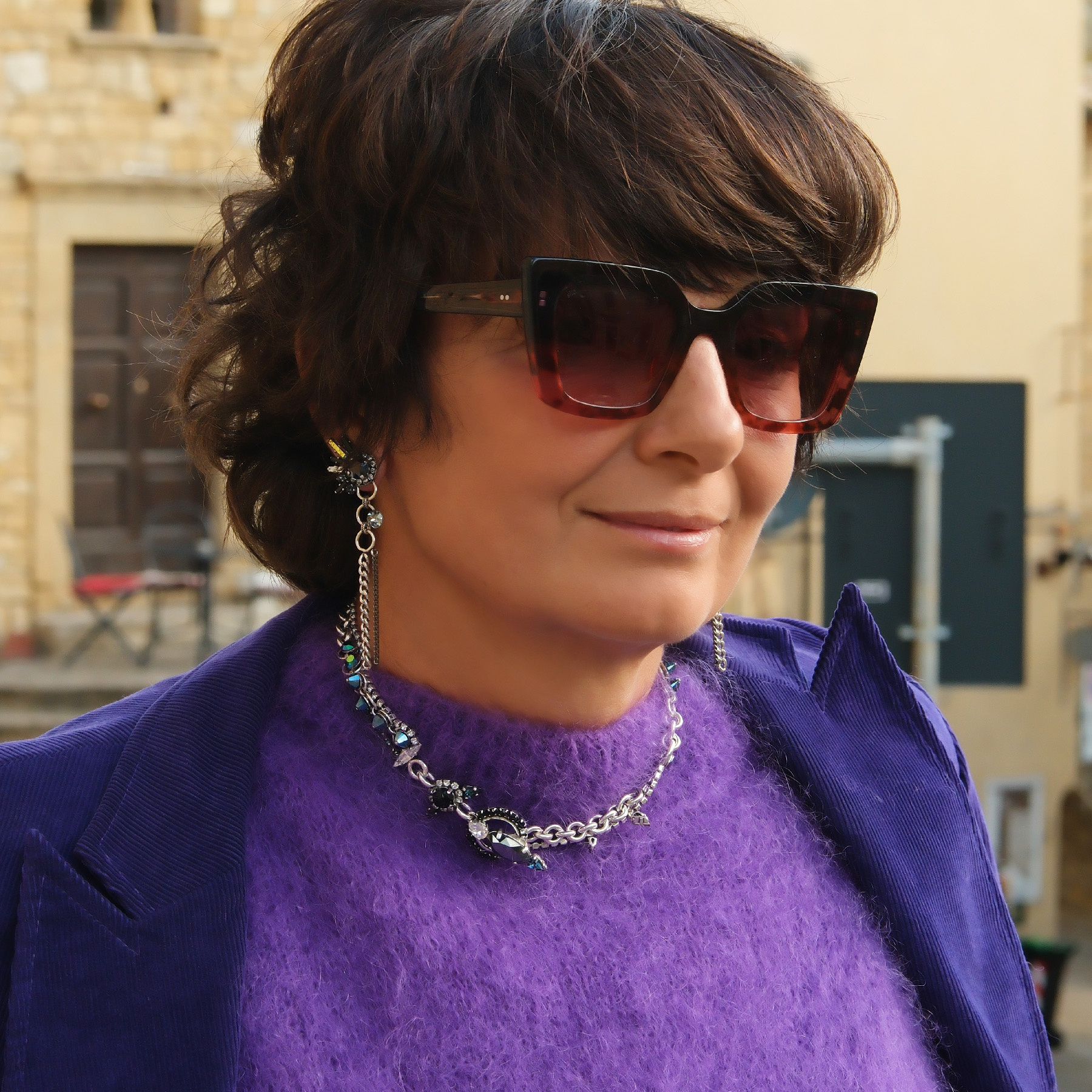 Posrebrzany naszyjnik na łańcuchach z kryształkami. ZAPĘTLONY CZAS