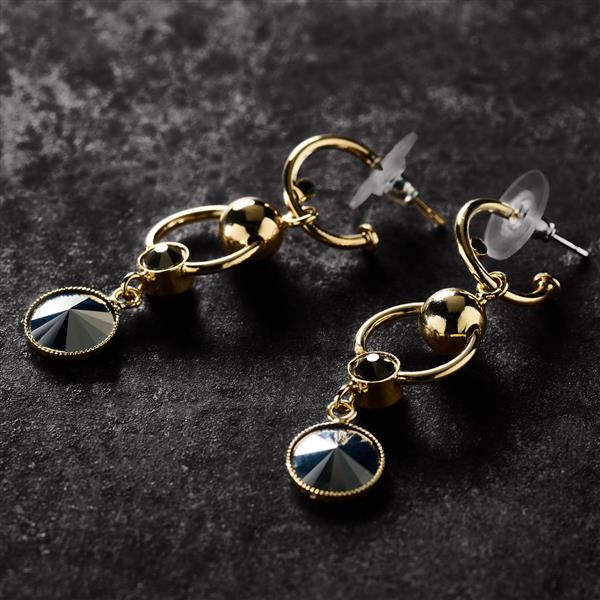 Rendez-vous. Dangle earrings with black crystals