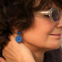 Srebrzone kolczyki kwiaty w soczystym niebieskim. FIORI AZZURRI