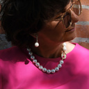 Pozłacane kolczyki ze szklanymi perłami i kryształkami. BLASK CISZY