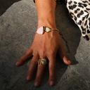 Złocona bransoletka na łańcuszku z różówo-białym dekorem. ADA 