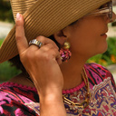 Wiszące kolczyki kule z kwiatkami w różnych kolorach. BUKIET ZMYSŁÓW