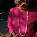 Pozłacane kolczyki z trzema szklanymi perłami Majorka. PERŁOWE NASTROJE