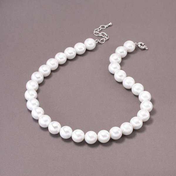 Krótki naszyjnik z białych szklanych pereł Majorka. BIAŁY BRZASK