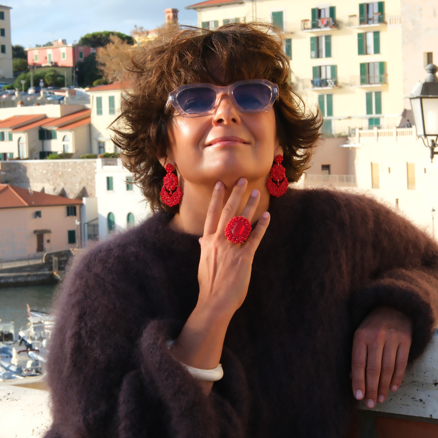 Kolczyki kwiaty z wachlarzem w soczystej czerwieni. WENECKI WIETRZYK