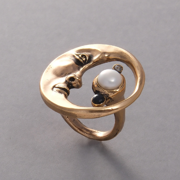 Pozłacany pierścionek z księżycem, perłą i kryształkiem. PERLA DI NOTTE