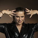 Oryginalny, otwarty pierścień wysadzany kryształkami. DWA PLUS DWA