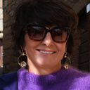 Złocone kolczyki koła z białym i niebieskimi kryształami. CIAŁA NIEBIESKIE