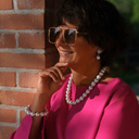 Posrebrzane kolczyki z ornamentem i szklaną perłą Majorka. BIAŁA ARYSTOKRACJA