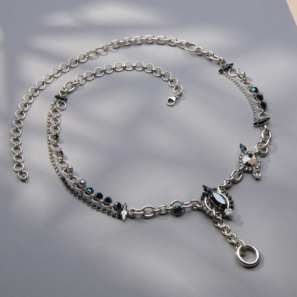 Srebrzony naszyjnik z białymi i niebieskimi kryształkami. CHARME Z CHARYZMĄ