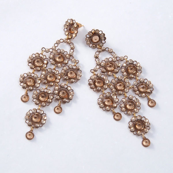 Kolczyki z motywem kwiatków z szampańskimi kryształami. MASKA ARLECCHINA