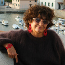 Kolczyki z motywem kwiatów i kryształem w czerwieni. FESTA ROSSA