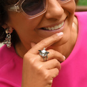 Posrebrzany pierścionek w formie kwiatu z kryształami. GWIEZDNY KWIAT