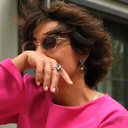 Posrebrzany pierścionek w formie kwiatu z kryształami. GWIAZDA CIEMNOŚCI