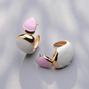 Pozłacane kolczyki haczyki emaliowane na biało i różowo. ELVIRA