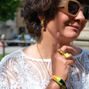 Pozłacany pierścień z pszczołą pokrytą emalią z cyrkoniami. MOJA MAJA