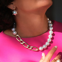 Pozłacane kolczyki ze szklaną perłą Majorka w koronie. PERŁA WŁADZY