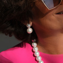 Posrebrzane kolczyki z białymi szklanymi perłami Majorka. TWÓJ WYBÓR