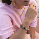 Pierścionek z modliszką wysadzany kamieniami. WŚRÓD GAŁĄZEK