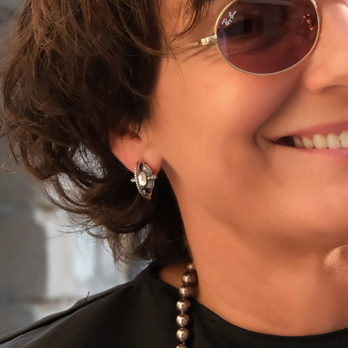 Pozłacane kolczyki w formie latającego spodka z krysztalem. GALAKTYCZNE PODRÓŻE