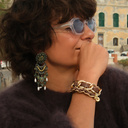 Złocone ornamentalne kolczyki z kryształami i perłami. PIZZO SANGALO