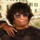 Złocone kolczyki rozety z płatkami i kryształkami. KWIAT NOCY