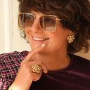 Złocony pierścionek z kwiatami z perłami i kryształkami. JEDEN ZA WSZYSTKIE