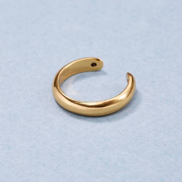 Otwarta pozłacana obrączka w kolorze Vintage Gold. PLUS MINUS