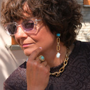 Pierścionek z turkusowym oczkiem w oprawie z łańcuszków. LAURA