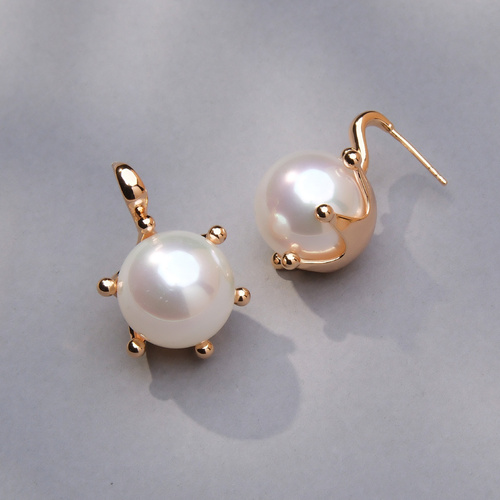 Pozłacane kolczyki ze szklaną perłą Majorka w koronie. PERŁA WŁADZY