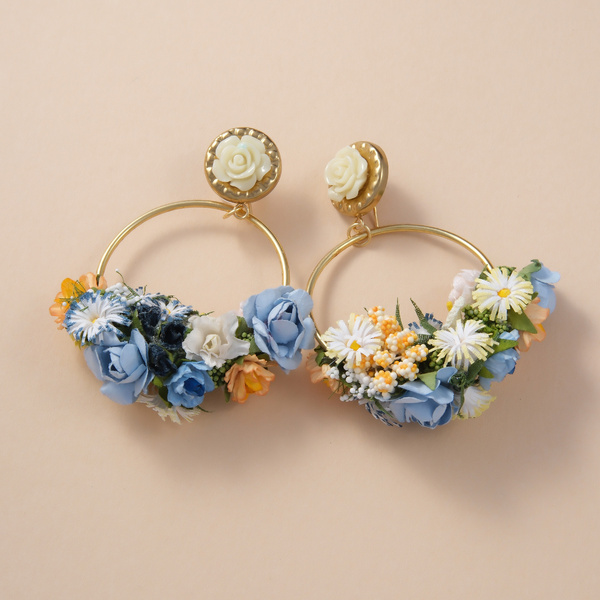 Sunday morning. Dangle earrings with flowers