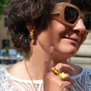 Pozłacany pierścień z pszczołą pokrytą emalią z cyrkoniami. MOJA MAJA