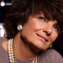 Pozłacane klipsy ze szklaną białą perłą Majorka. ŚWIATŁO GŁĘBIN