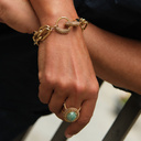 Pozłacana bransoletka z ogniw z ozdobnym zapięciem. FOLIGNO