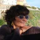 Kolczyki ze złotymi płatkami, kryształkami i zawieszkami. UROK BAROKU