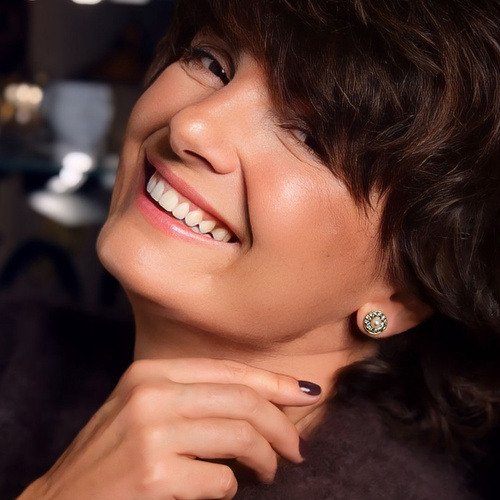 Małe złocone kolczyki z perłą i białymi kryształkami. CIEPŁY LÓD