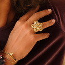 Złocony pierścionek z kwiatami z perłami i kryształkami. JEDEN ZA WSZYSTKIE