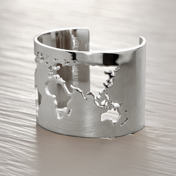 GLOBETROTTER SPIRIT. Statement cuff bracelet