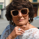 Otwarty pozłacany pierścień z białą emalią i cyrkoniami. UNO BIANCO