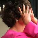 Złocony spiralny pierścionek z dekorami i kryształami. NOSTROMO