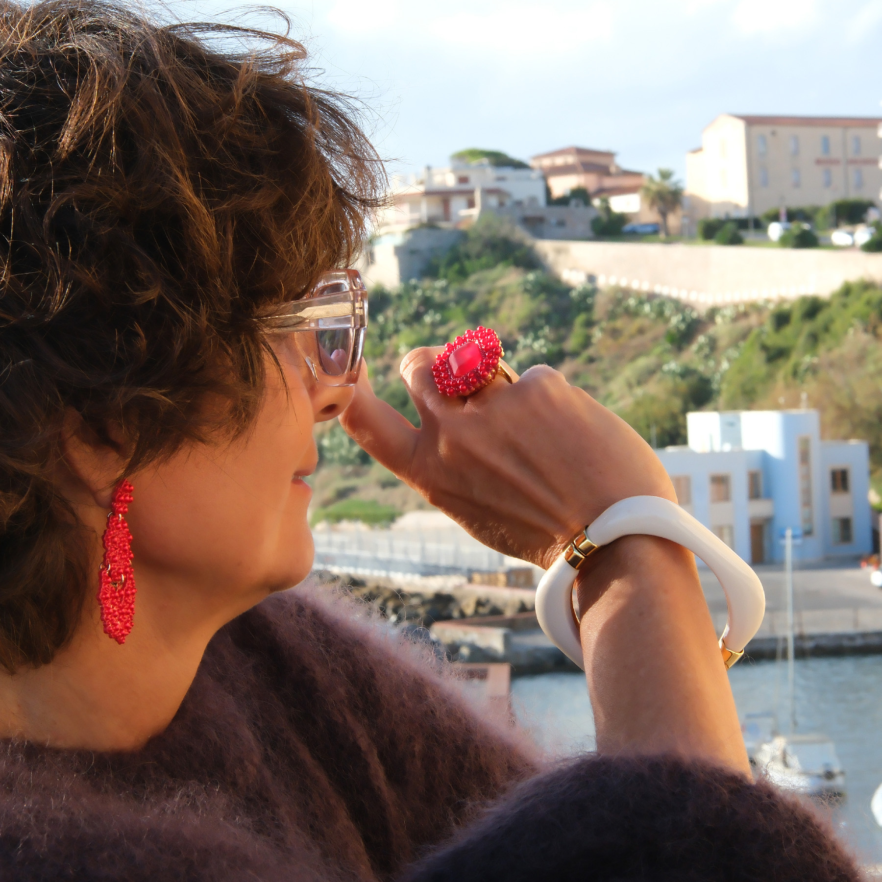 Kolczyki kwiaty z wachlarzem w soczystej czerwieni. WENECKI WIETRZYK