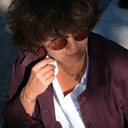 Kolczyki z motywem kwiatów z kryształami w tonie cabernet. LUCE DEL NORD