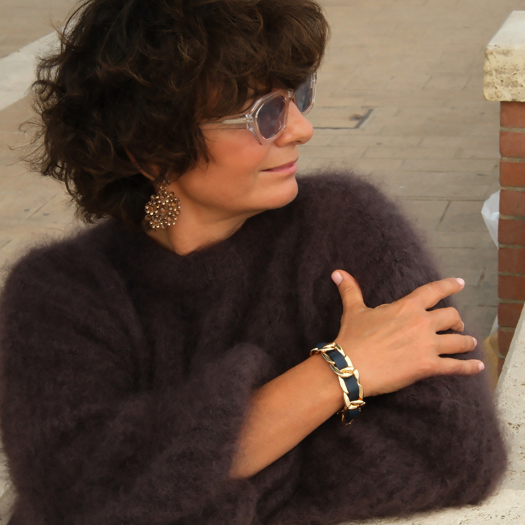 Pozłacane kolczyki kwiaty z kryształami w tonie szampana. GIARDINO DI SENSI