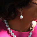 Naszyjnik ze szklanych pereł Majorka ze złotym zapięciem. BIAŁA POŚWIATA