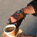 Pozłacany pierścień z motywem kwiatka z cyrkonii. ROSA NOCY