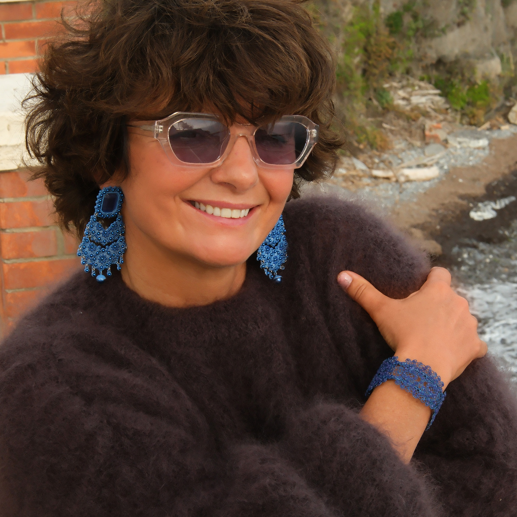 Elastyczna kobaltowa bransoletka a la koronka. CANALE GRANDE