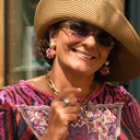 Wiszące kolczyki kule z kwiatkami w różnych kolorach. BUKIET ZMYSŁÓW