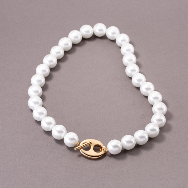 Naszyjnik ze szklanych pereł Majorka ze złotym zapięciem. BIAŁA POŚWIATA