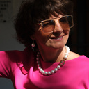 Pozłacane kolczyki ze szklanymi perłami i kryształkami. BLASK CISZY